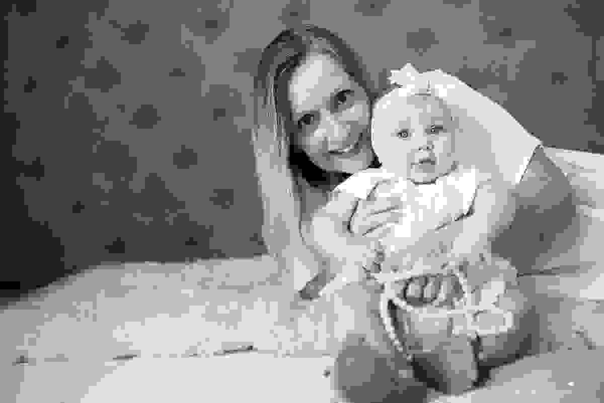 fotos de família em casa, em vitória es, fotografia de bebê em casa em vix, fotos para recordação, álbum de fotografia, bebê linda, poses de bebê recém nascido, bebê linda, fotos na cama