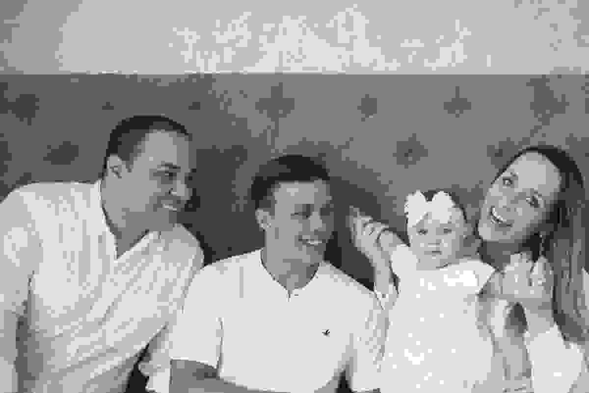 fotos de família em casa, em vitória es, fotografia de bebê em casa em vix, fotos para recordação, álbum de fotografia, bebê linda, poses de bebê recém nascido, bebê linda, fotos na cama