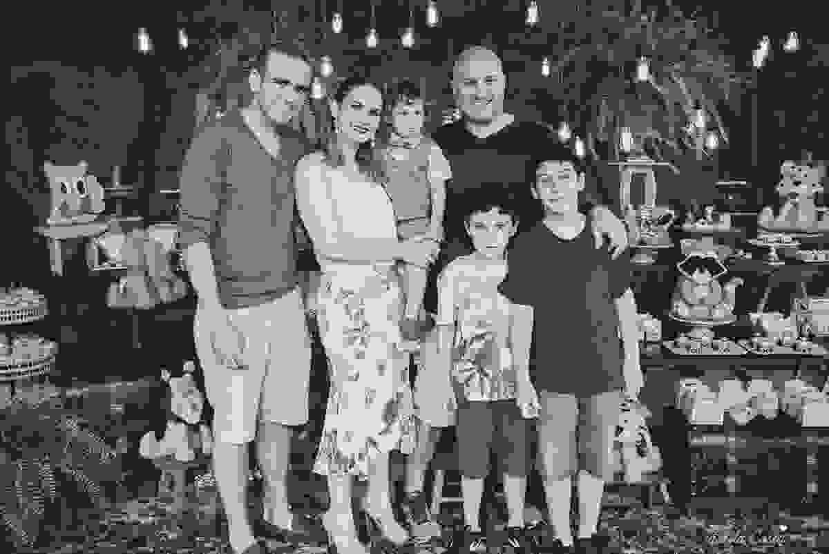 festa de menino, no tema safari, decoração infantil com luzes, miguel 2 anos, filho da cerimonialista daieny fasolo, 2 anos, festa safari, tássila costa