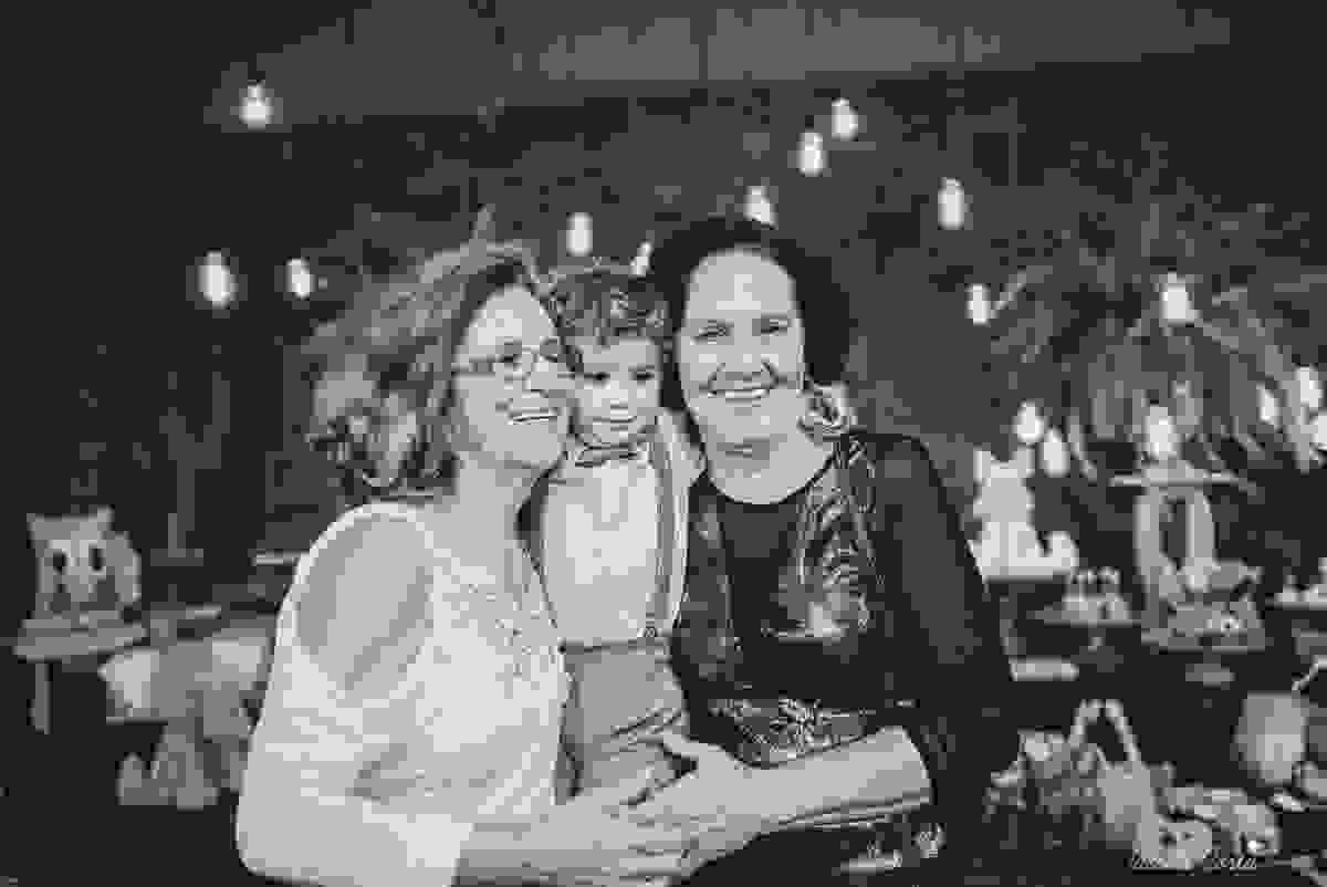 festa de menino, no tema safari, decoração infantil com luzes, miguel 2 anos, filho da cerimonialista daieny fasolo, 2 anos, festa safari, tássila costa
