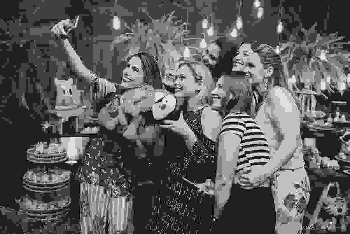 festa de menino, no tema safari, decoração infantil com luzes, miguel 2 anos, filho da cerimonialista daieny fasolo, 2 anos, festa safari, tássila costa