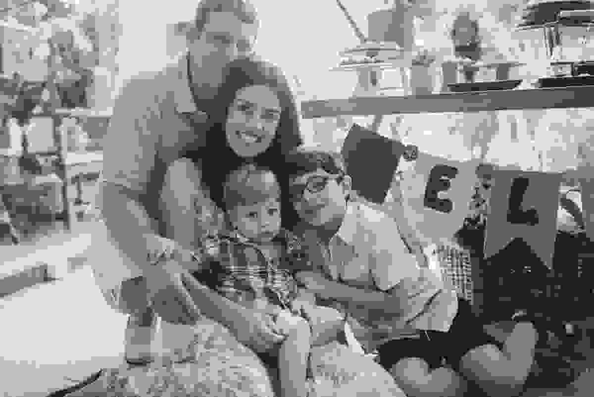 festa infantil na casa da vó, no bairro Ilha do Frade, família Tommasi, Loratórios Tommasi, Vitória ES, decoração Ipê Amarelo Festas, Filmagem Mano Birck