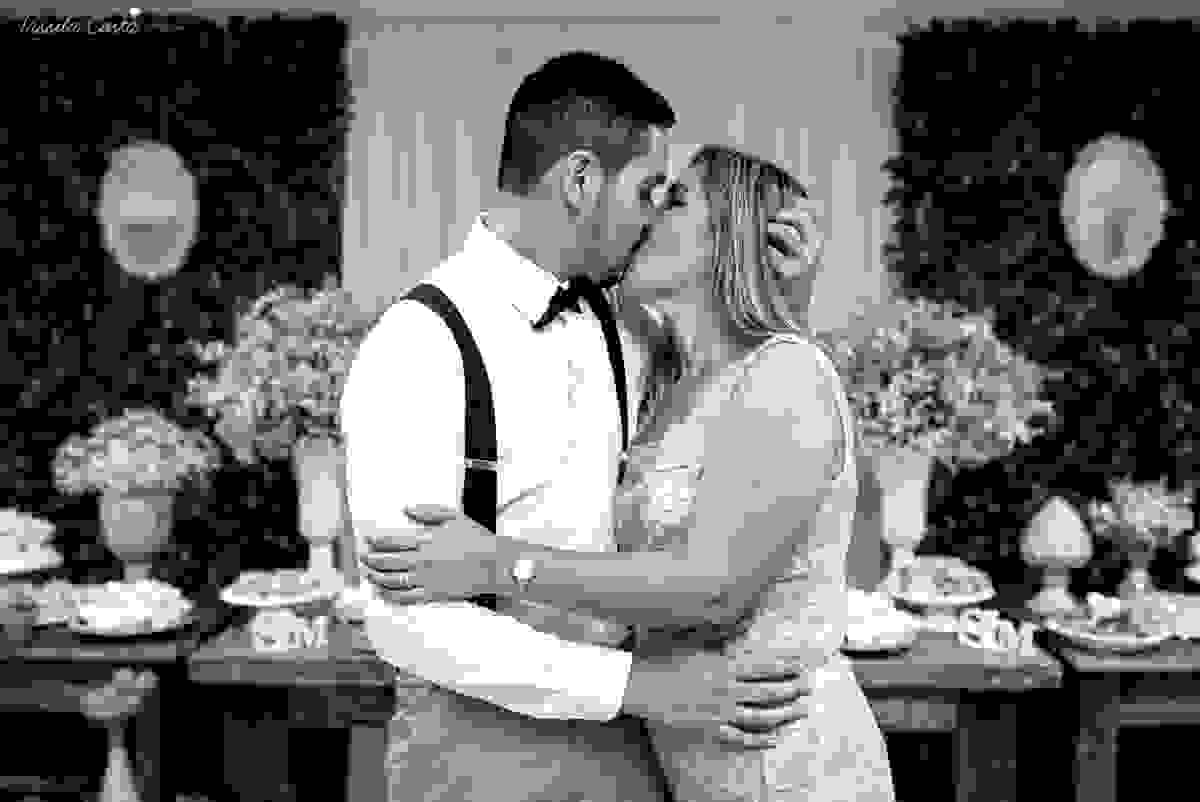 casamento em cobilândia, no cerimonial Aconchego, festa de dia, casamento de dia, decoração linda do casamento, noiva de vestido curto, maquiagem e cabelo da noiva Larrissa Rodrigues
