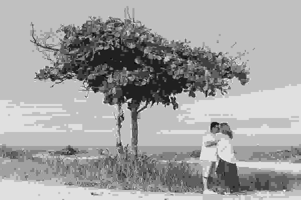 pré casamento de um casal fofo, feito na Barra do Jucu, onde o casal se conheceu. Looks lindos para o ensaio pré casamento na praia