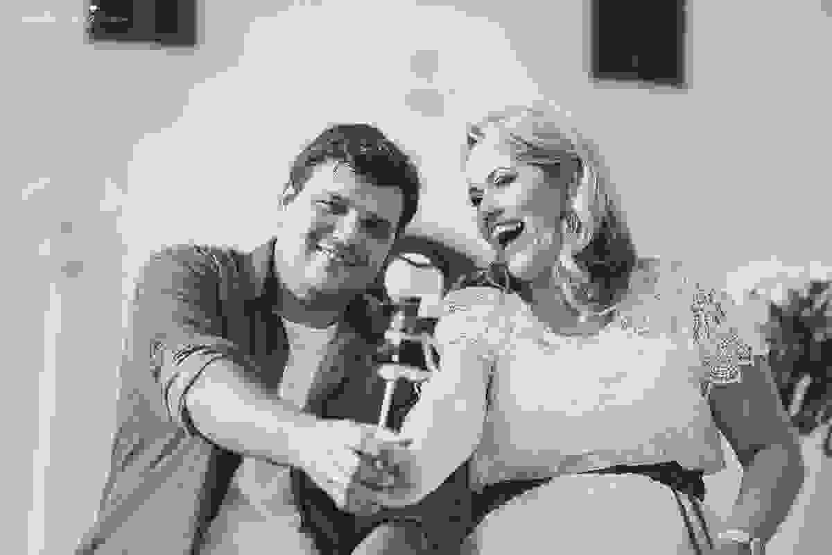 pré casamento de um casal fofo, feito na Barra do Jucu, onde o casal se conheceu. Looks lindos para o ensaio pré casamento na praia