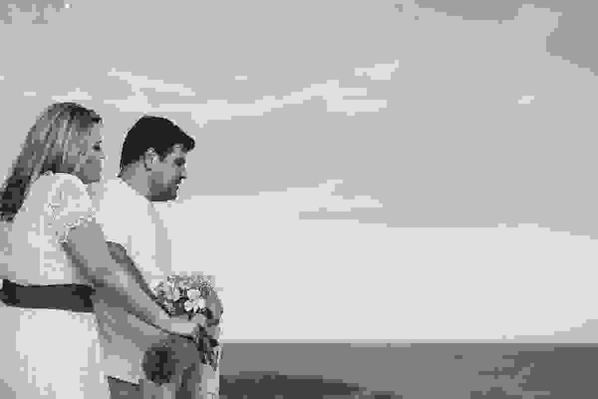 pré casamento de um casal fofo, feito na Barra do Jucu, onde o casal se conheceu. Looks lindos para o ensaio pré casamento na praia