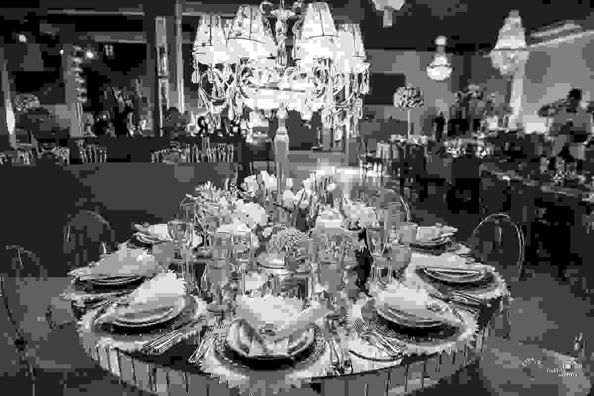 Mesa decorada no casamento dos noivos Adriano Ramos e Natalia Jatene - Fotografia Espaço Fotográfico