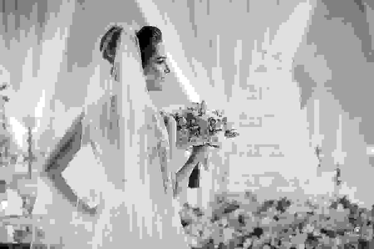 Linda noiva - Fotografia: Espaço Fotográfico (Hélio Junior) - Buquê: Julierme Siqueira - Vestido: Fernando Peixoto