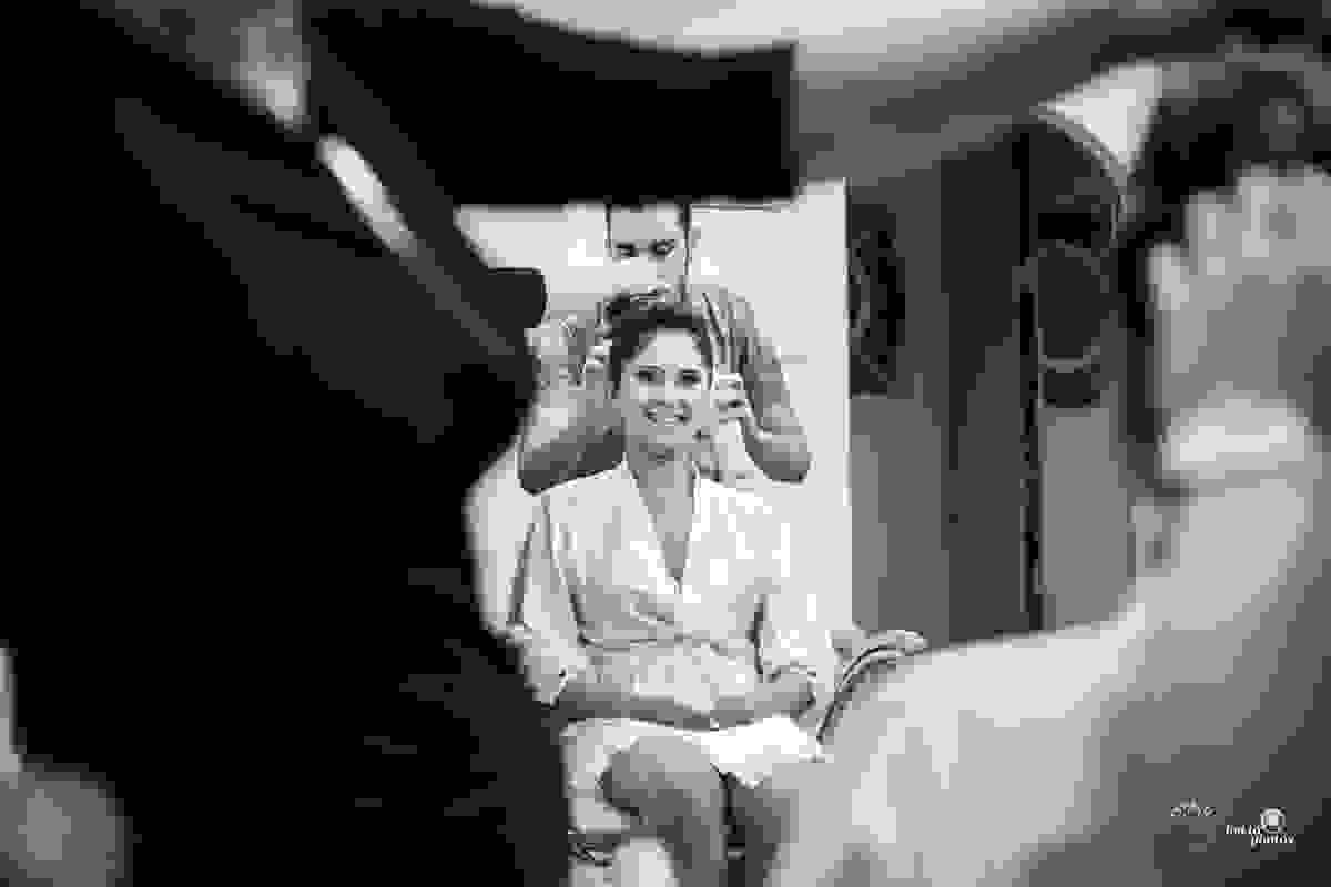 Detalhe da coroa Making of da noiva fotografada pelo Espaço Fotografico Goiania - fotografia de casamento