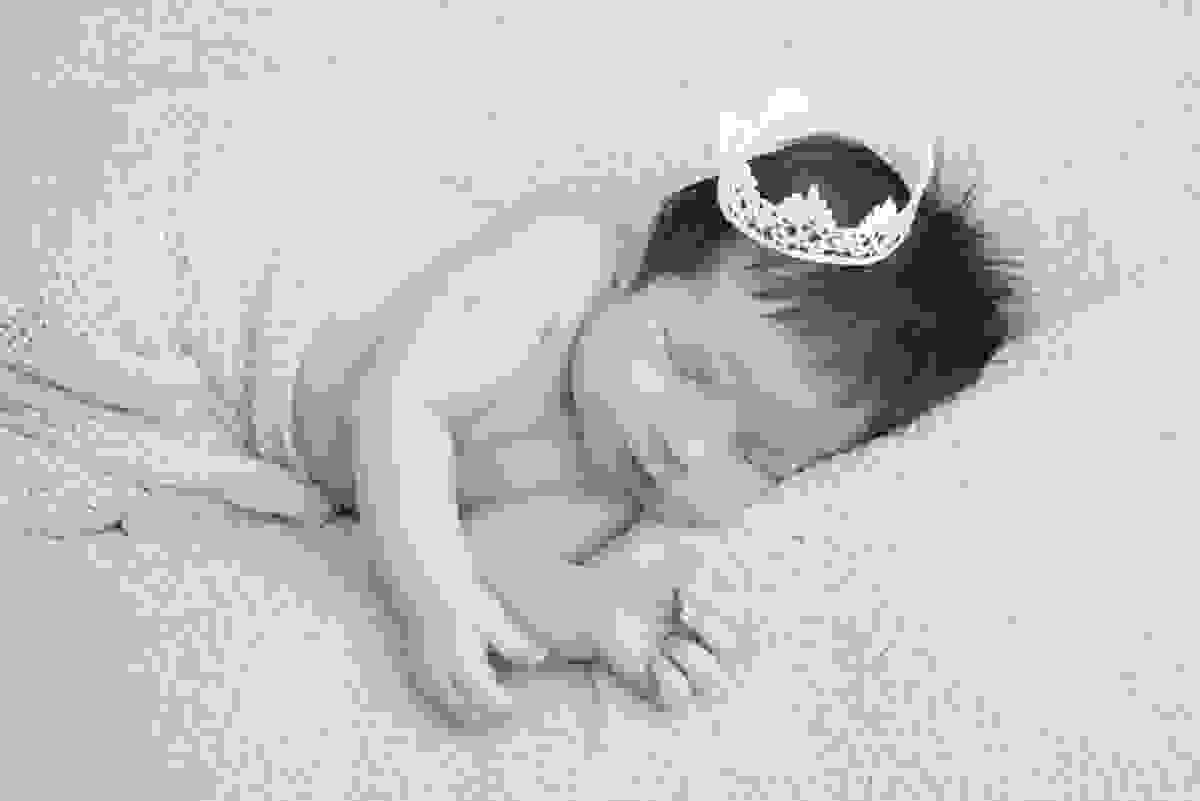 Ensaio newborn, em estúdio em londrina, fotografa e fotografo profissional barato