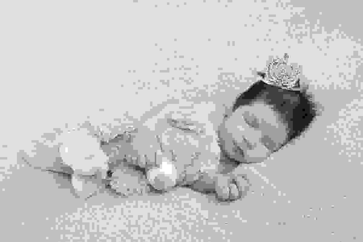 Ensaio newborn, em estúdio em londrina, fotografa e fotografo profissional barato