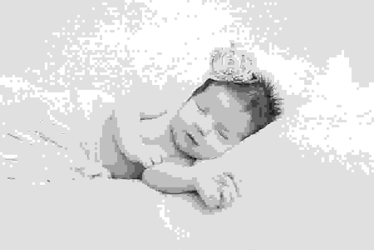 Ensaio newborn, em estúdio em londrina, fotografa e fotografo profissional barato