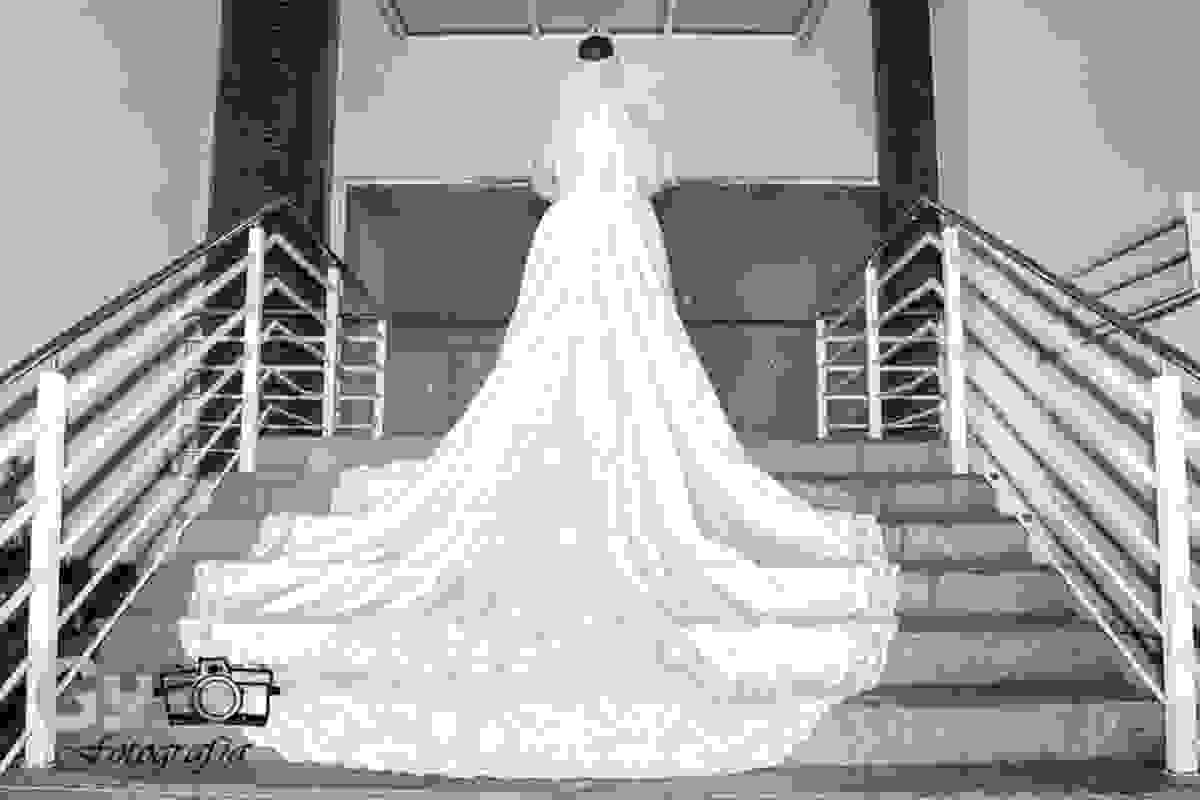 calda do vestido da noiva