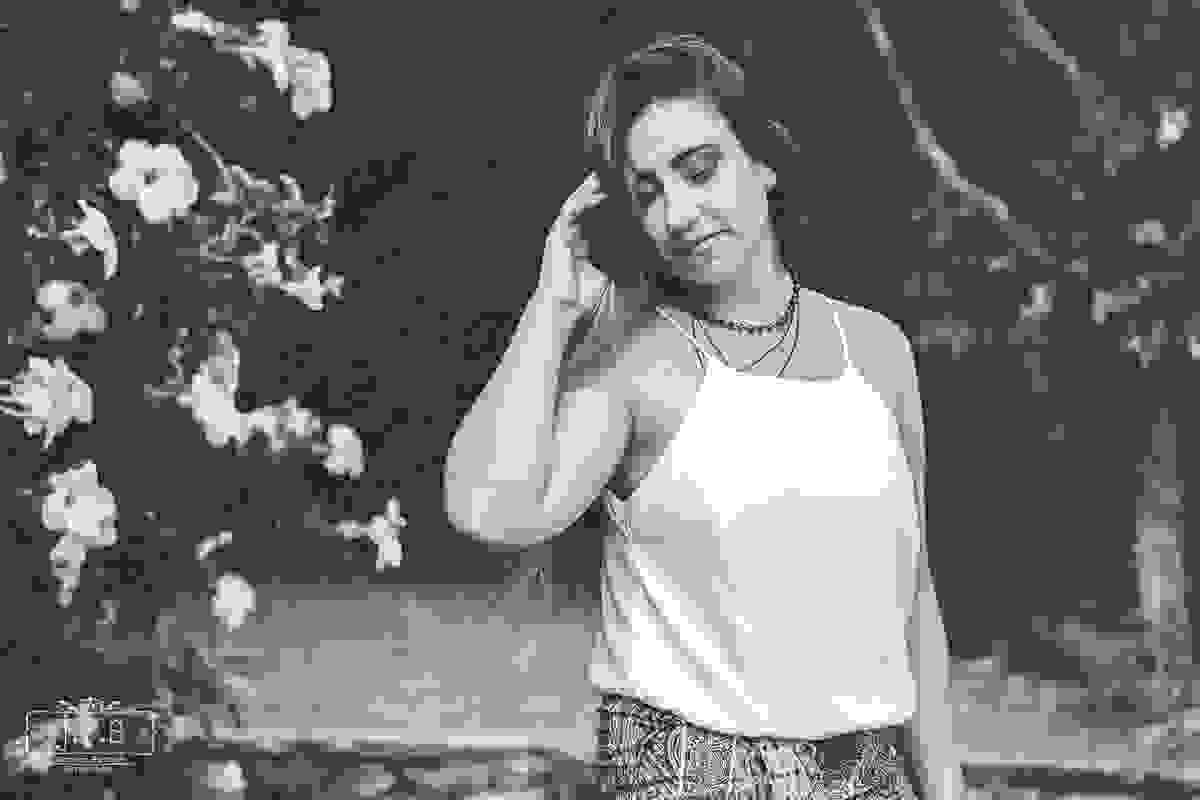 Ensaio fotográfico em retratos, com Sabrina Carvalho, em Lavras Preto e Branco W