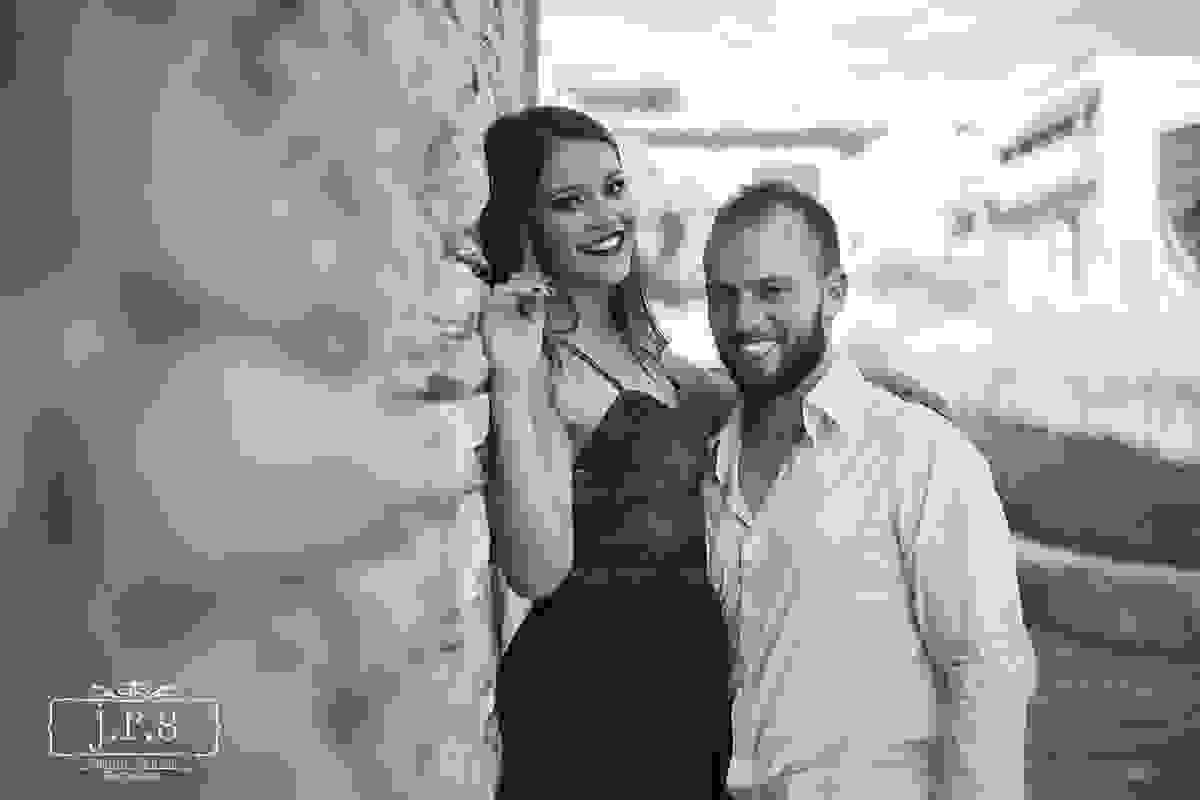 Ensaio Pre-Casamento, Pre-Wedding, Sao Thome das Letras, Minas Gerais, Casal, Amor, Carinho, Pedreira, Sao Thomé, Carinhos, Praça, cidade, Beijo, Janela, Escada, Sorriso, Natureza, Retrato