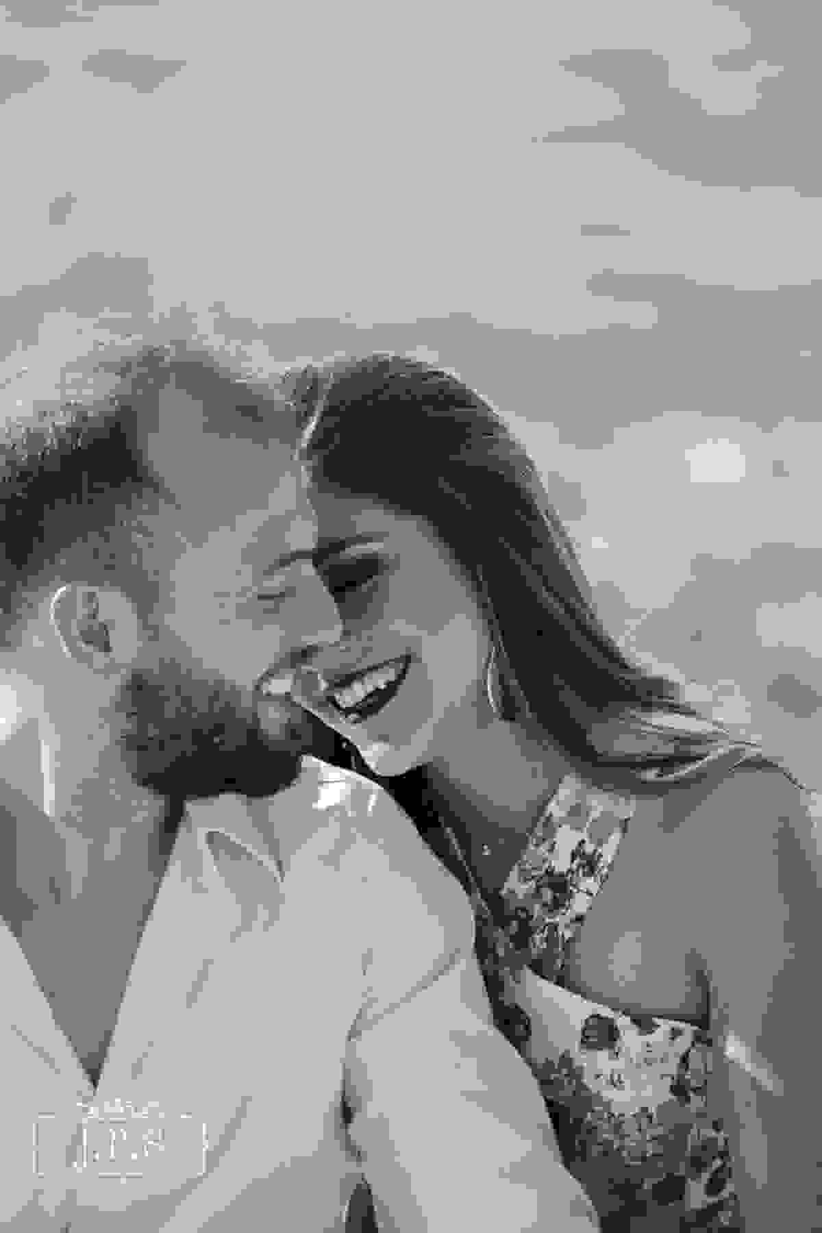 Ensaio Pre-Casamento, Pre-Wedding, Sao Thome das Letras, Minas Gerais, Casal, Amor, Carinho, Pedreira, Sao Thomé, Carinhos, Praça, cidade, Beijo, Janela, Escada, Sorriso, Natureza, Igreja de Pedra, Smile, Sorriso