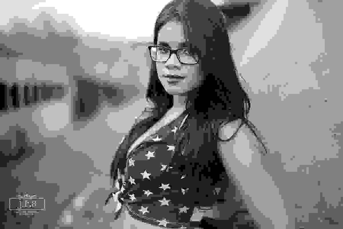 Ensaio fotográfico produzido pelo fotografo Junior Santos, com Amanda, produzido em Bom Sucesso, MG