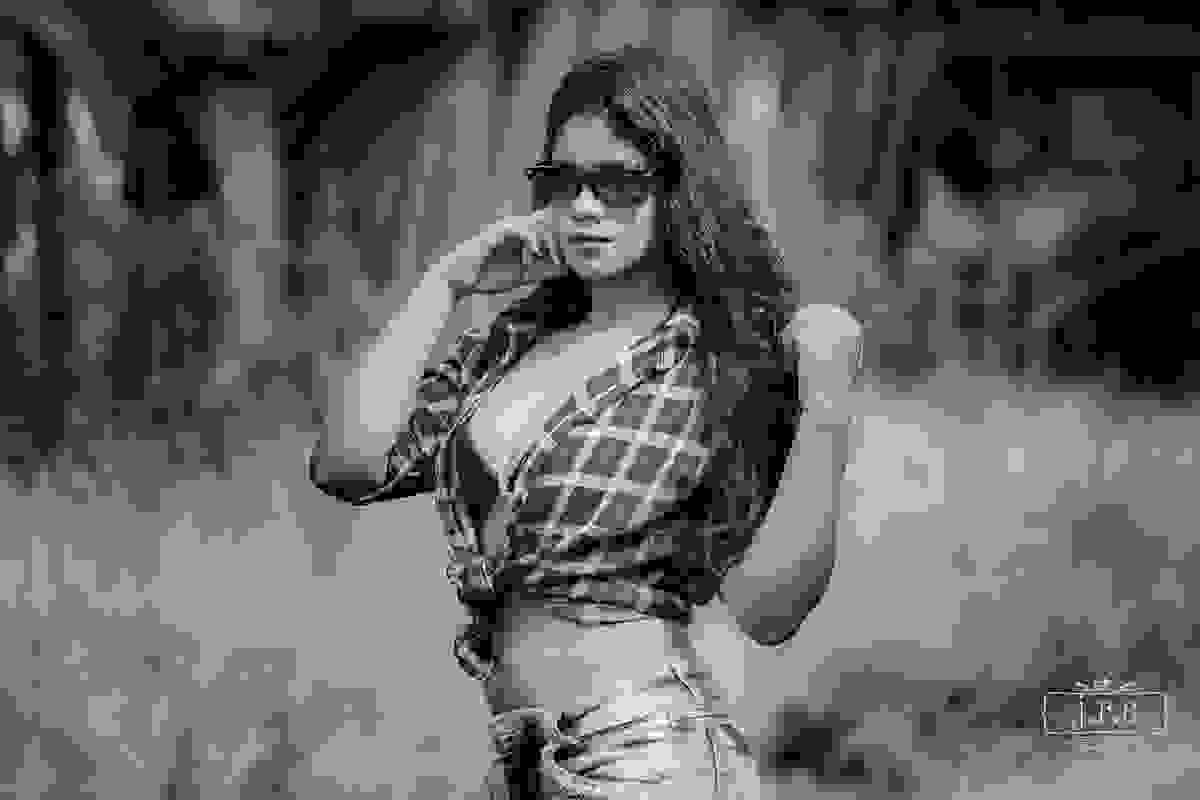 Ensaio fotográfico produzido pelo fotografo Junior Santos, com Amanda, produzido em Bom Sucesso, MG