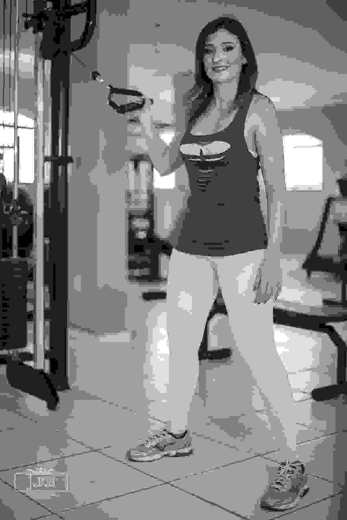 Ensaio fitness com a modelo Amanda Leão, produzido pelo fotógrafo Junior Santos em Bom Sucesso MG