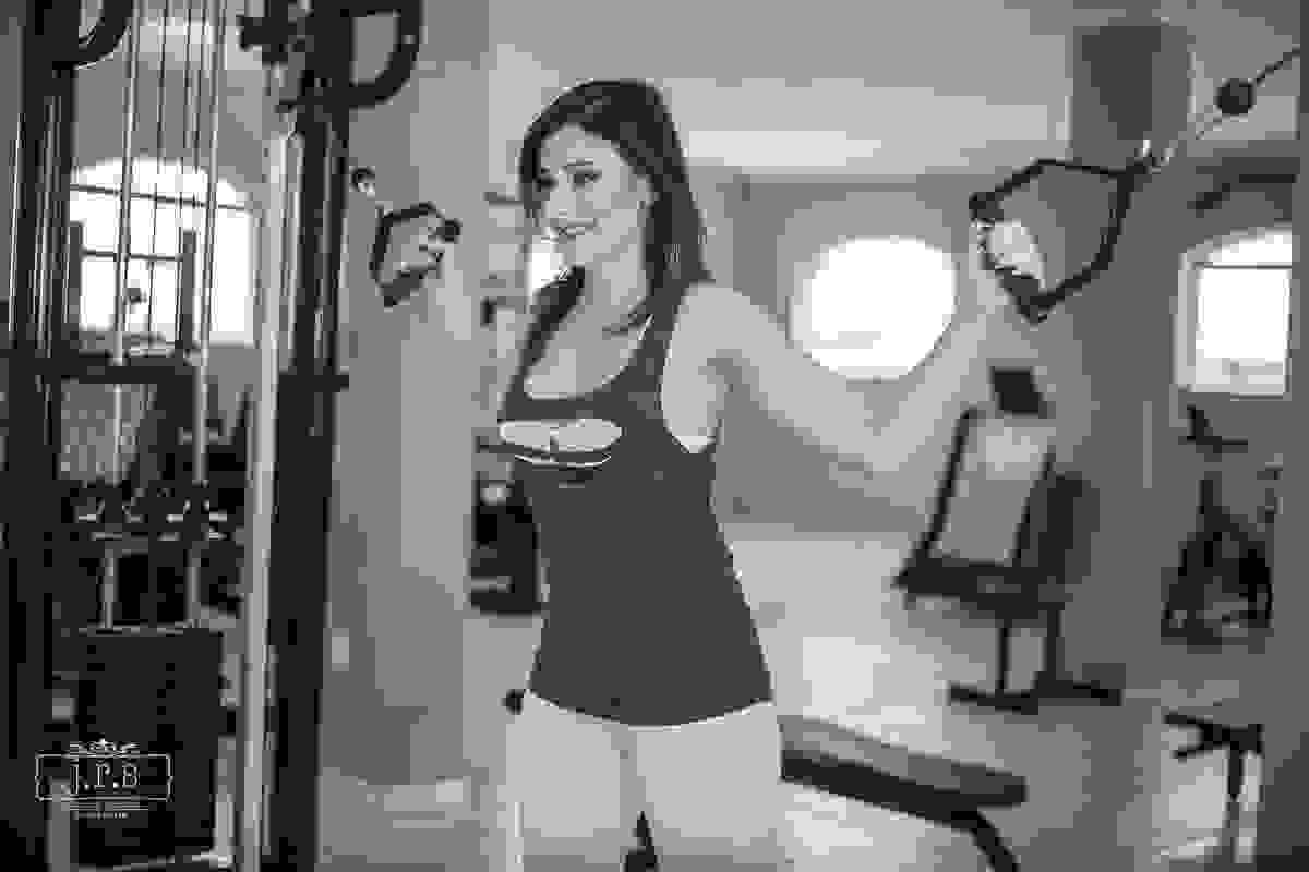 Ensaio fitness com a modelo Amanda Leão, produzido pelo fotógrafo Junior Santos em Bom Sucesso MG