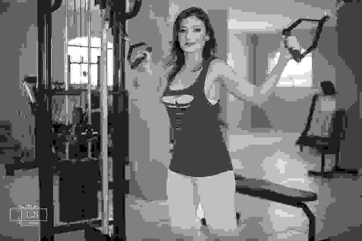 Ensaio fitness com a modelo Amanda Leão, produzido pelo fotógrafo Junior Santos em Bom Sucesso MG