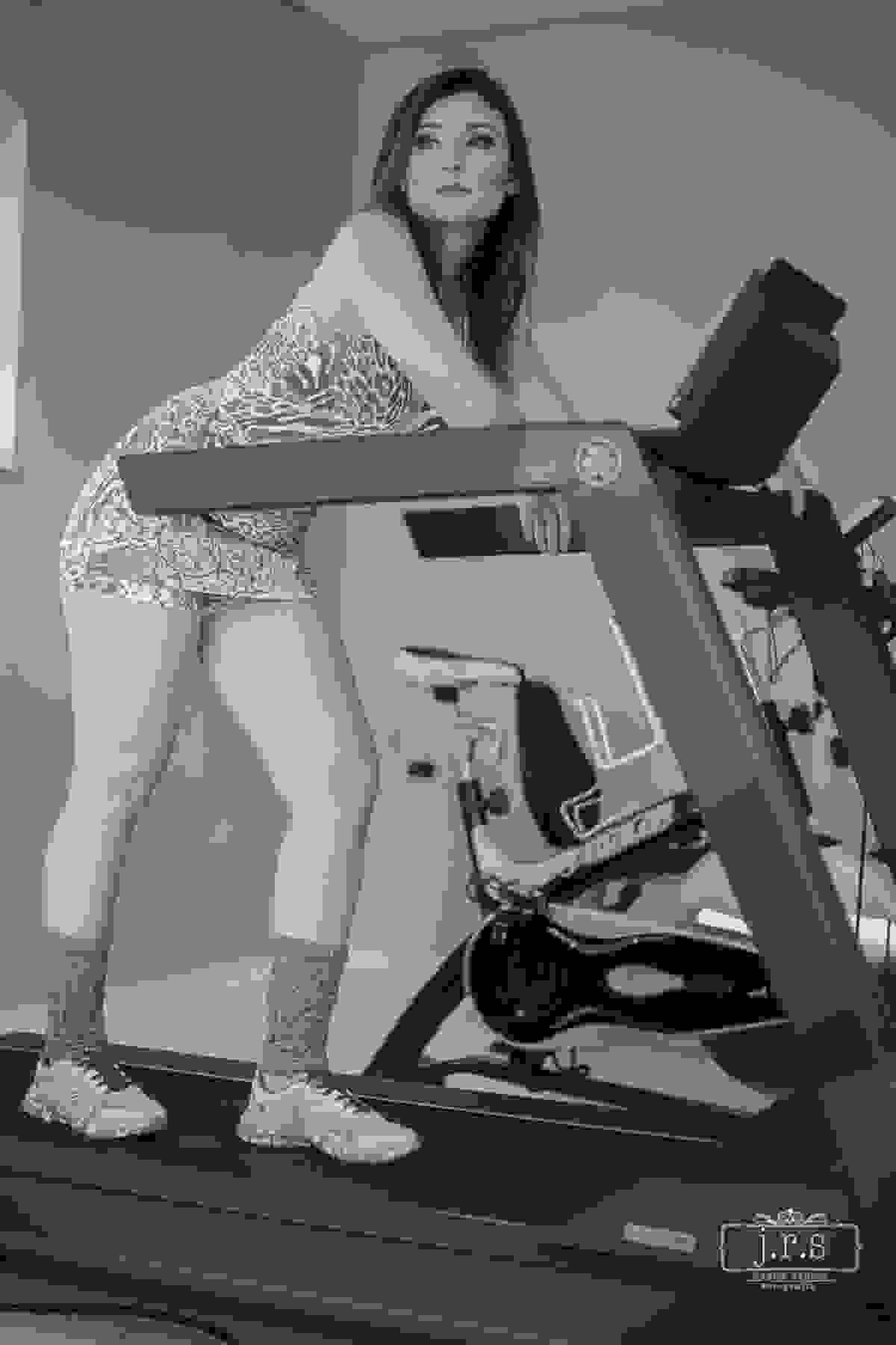 Ensaio fitness com a modelo Amanda Leão, produzido pelo fotógrafo Junior Santos em Bom Sucesso MG