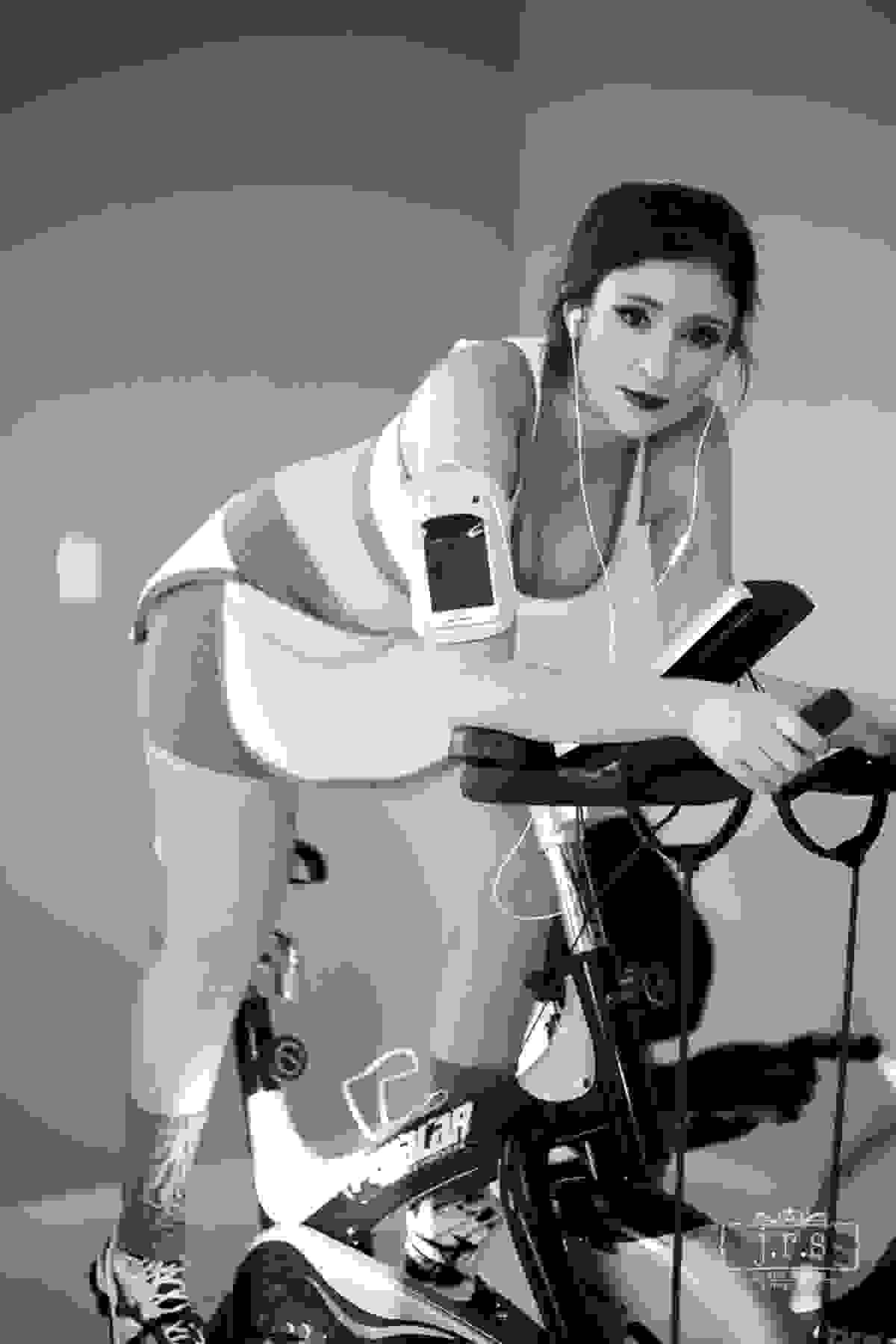 Ensaio fitness com a modelo Amanda Leão, produzido pelo fotógrafo Junior Santos em Bom Sucesso MG
