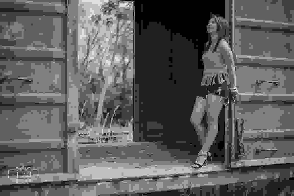 Maravilhoso ensaio sensual com a linda Milene Neves, produzido pelo fotografo Junior Santos em Bom Sucesso - MG.