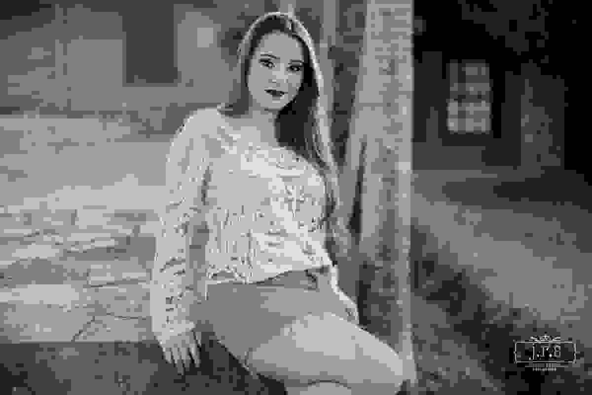 Ensaio de 15 anos de Sabrina, produzido pelo Fotografo Junior Santos em Lavras - MG