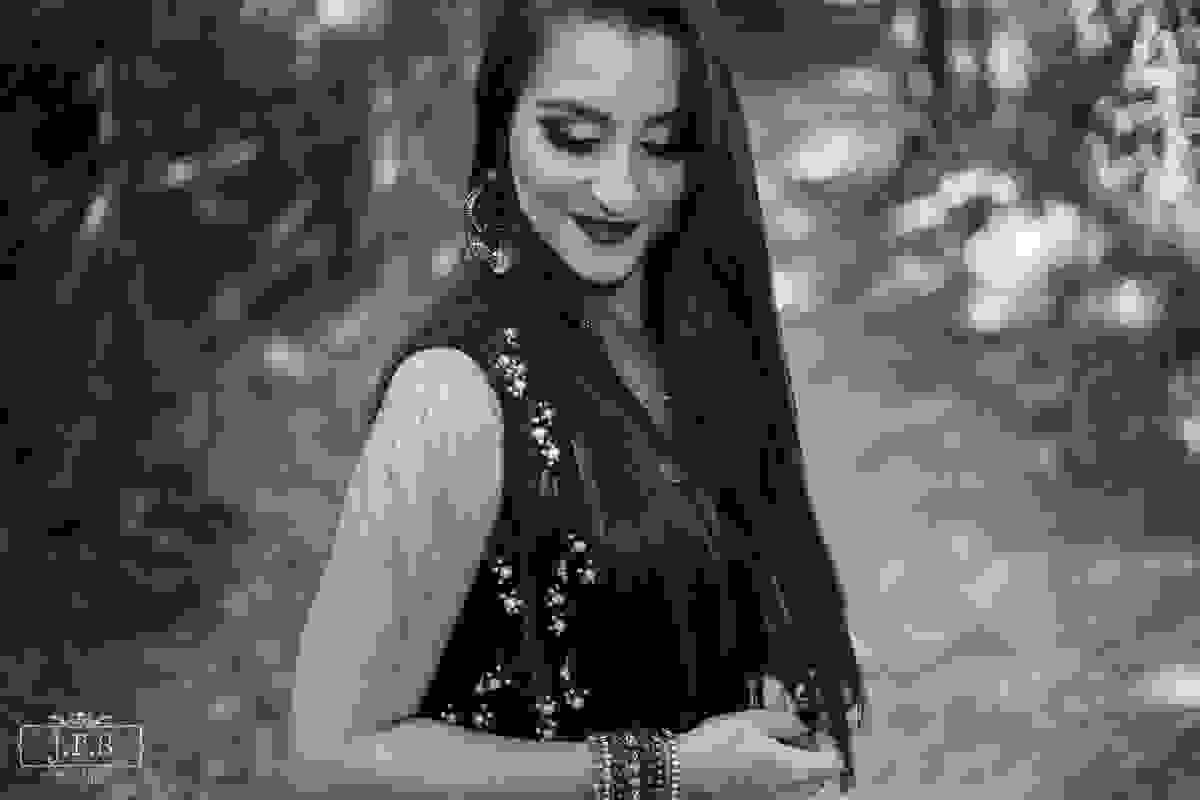 Ensaio Fotográfico Rafaella Viana Barcelos, produzido por Junior Santos de Lavras - MG no Parque Rio Bonito
