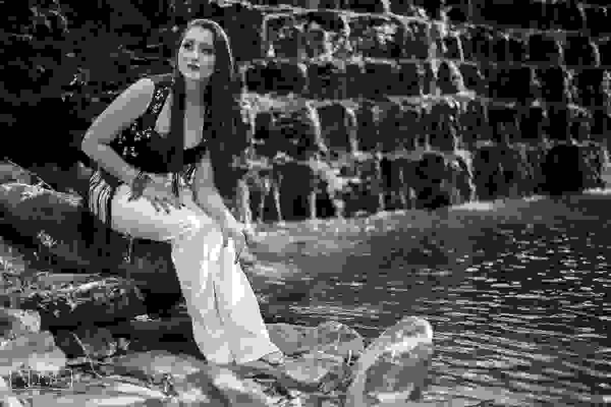 Ensaio Fotográfico Rafaella Viana Barcelos, produzido por Junior Santos de Lavras - MG Cachoeira do Parque