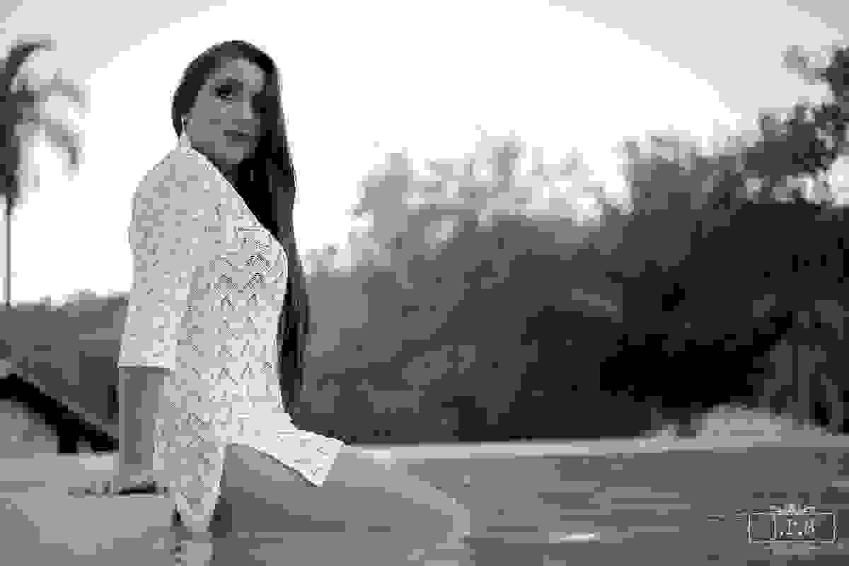 Ensaio Fotográfico Rafaella Viana Barcelos, produzido por Junior Santos de Lavras - MG Na piscina do parque sensual