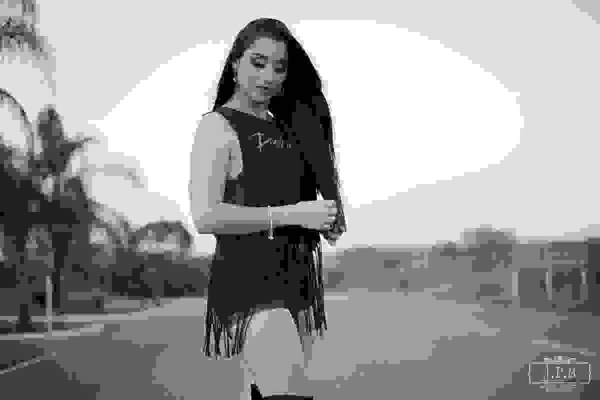Ensaio Fotográfico Rafaella Viana Barcelos, produzido por Junior Santos de Lavras - MG fotografia na estrada modelo