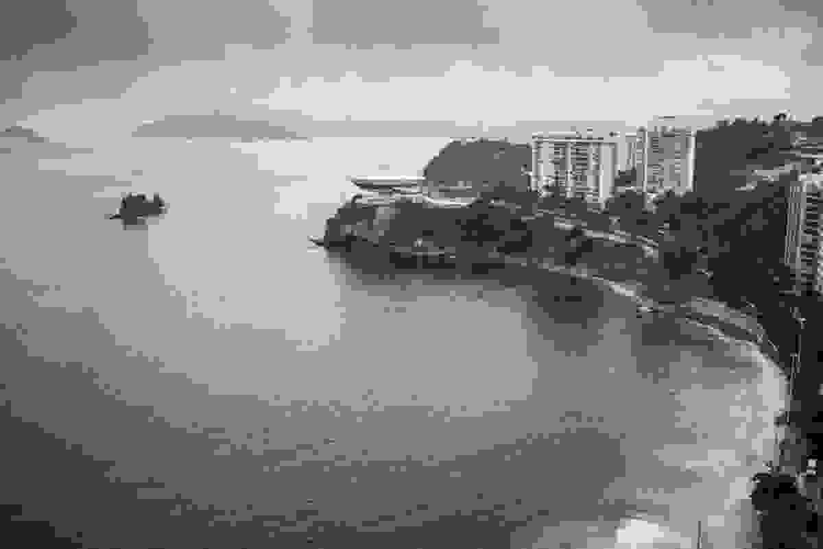 Orla de Icaraí e MAC, sendo vista do hotel H, niterói, no dia do casamento de Amanda e Eugenio, feita pelo fotógrafo Gustavo Medeiros