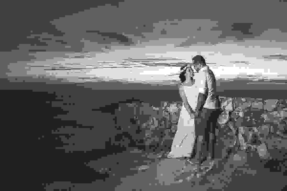 Ensaio pré casamento em Arraial do Cabo Rio de janeiro fotografia linda do por do sol do alto do atalaia