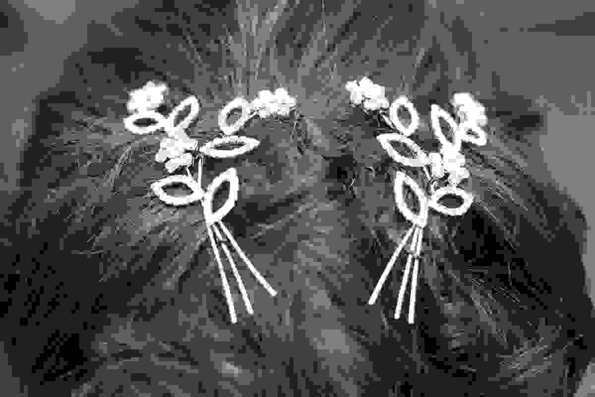 Detalhe do acessório de cabelo da noiva em fotografia do casamento rio de janeiro