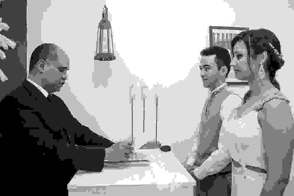 Confirmando o compromisso cartório - Fotografia de Casamento - Rio das Ostras - RJ