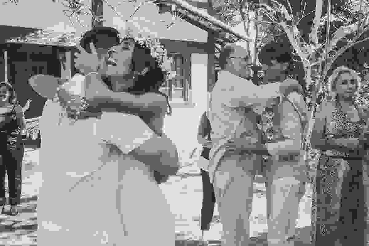 Fotografia de Casamento em Rio das Ostras - Casar no campo - RJ - abraços