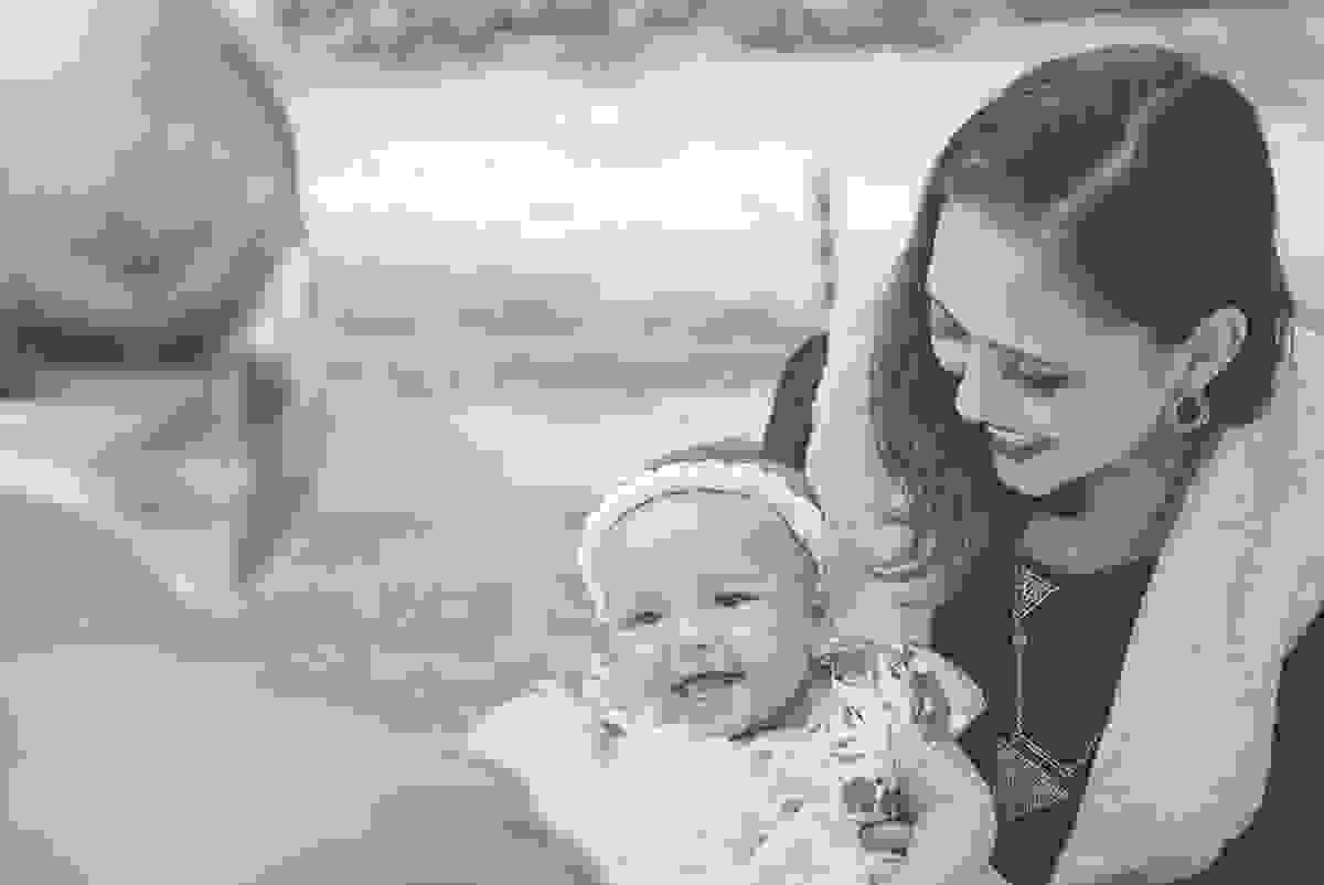 laura sorrindo nas brincadeira do papai