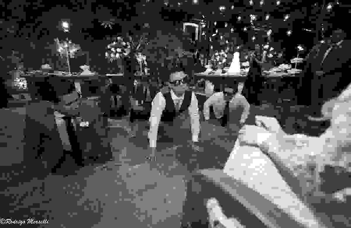 noivo arrasando na dança pra noiva