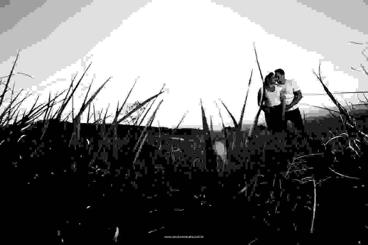 Fotografia de noivos no por do sol
