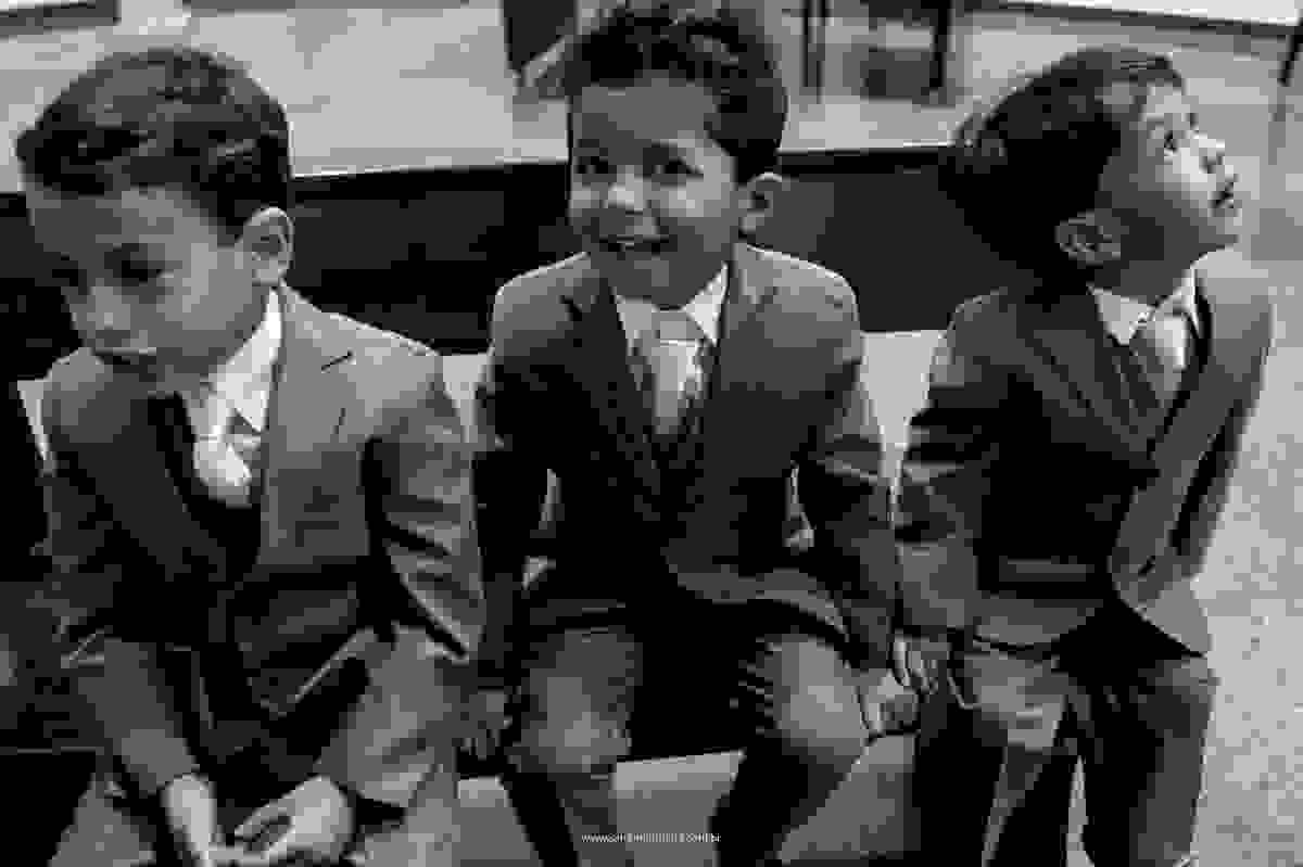 os pajens momentos antes da cerimonia começar