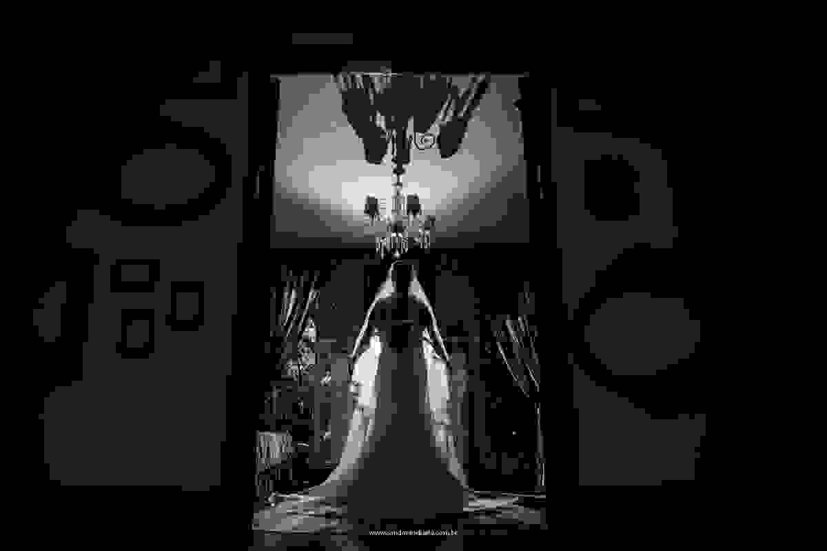 Uma noiva, silhueta, lustre, composição na fotografia