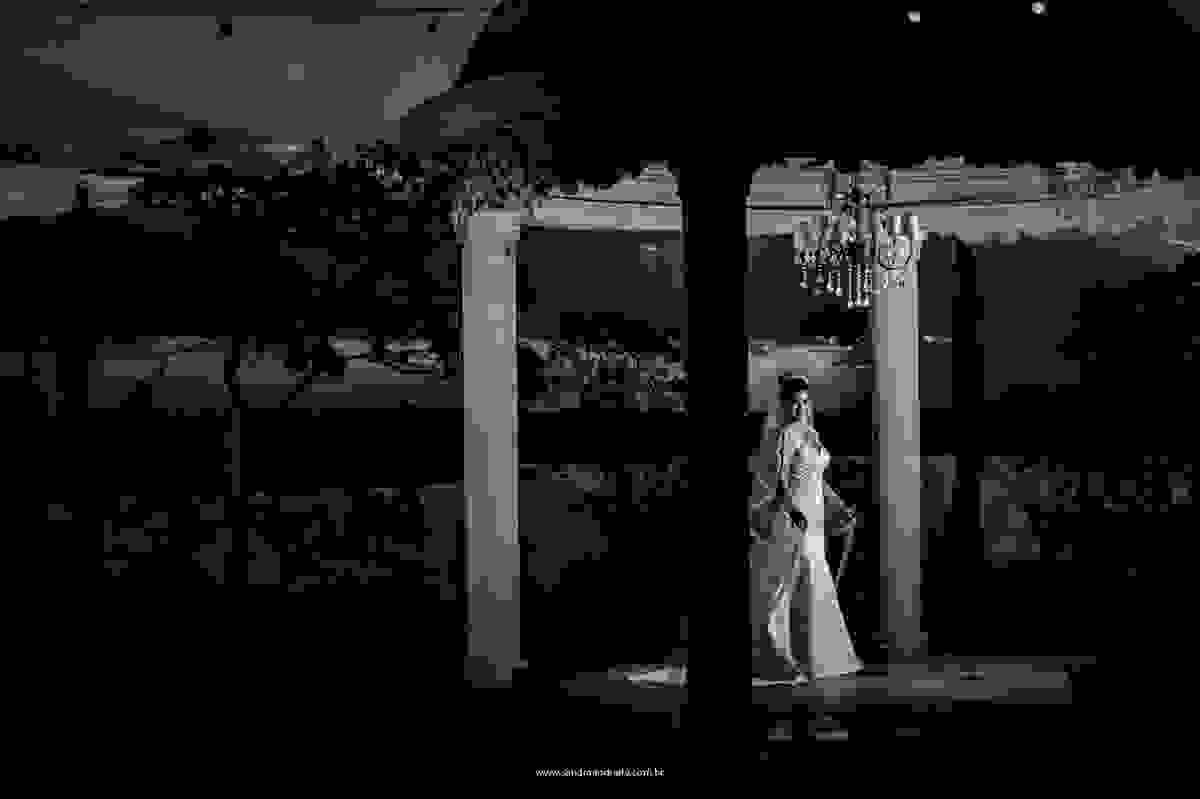 uma linda fotografia de casamento, um por do sol lindo na capital federal do brasil