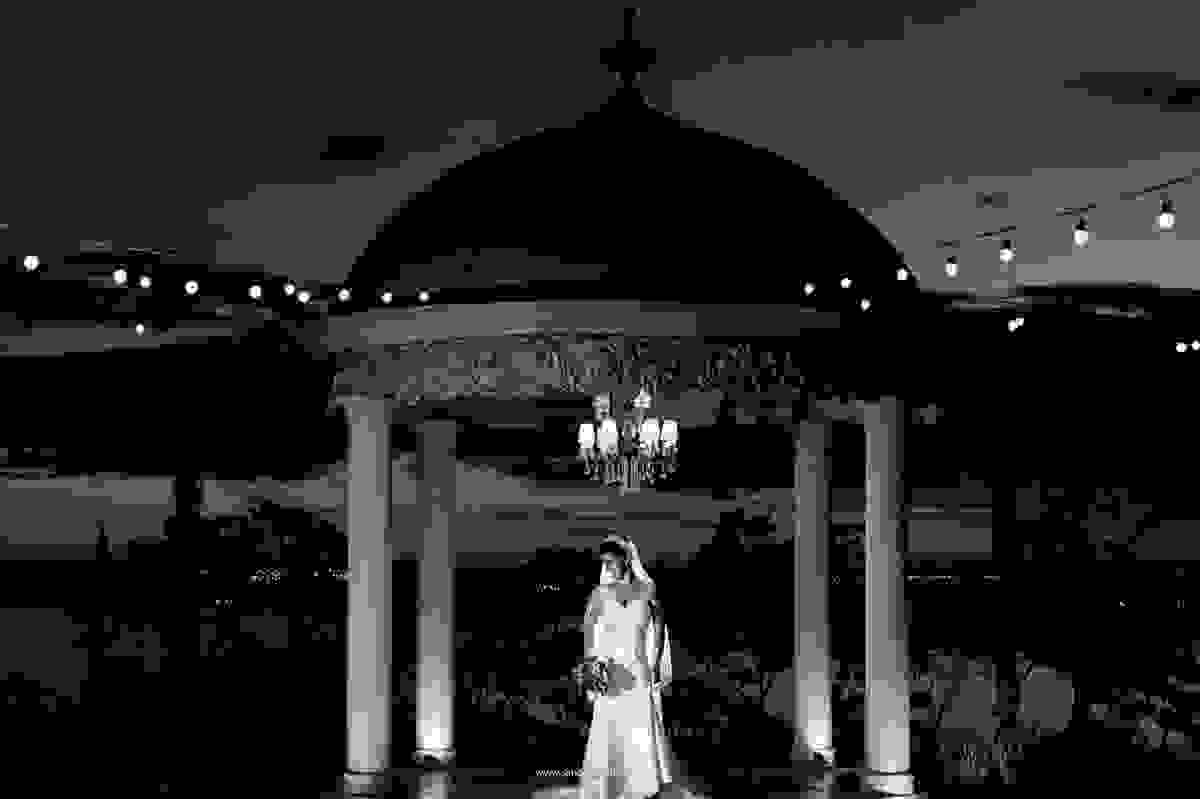 fotografia de noiva no por do sol, arquitetura romantica