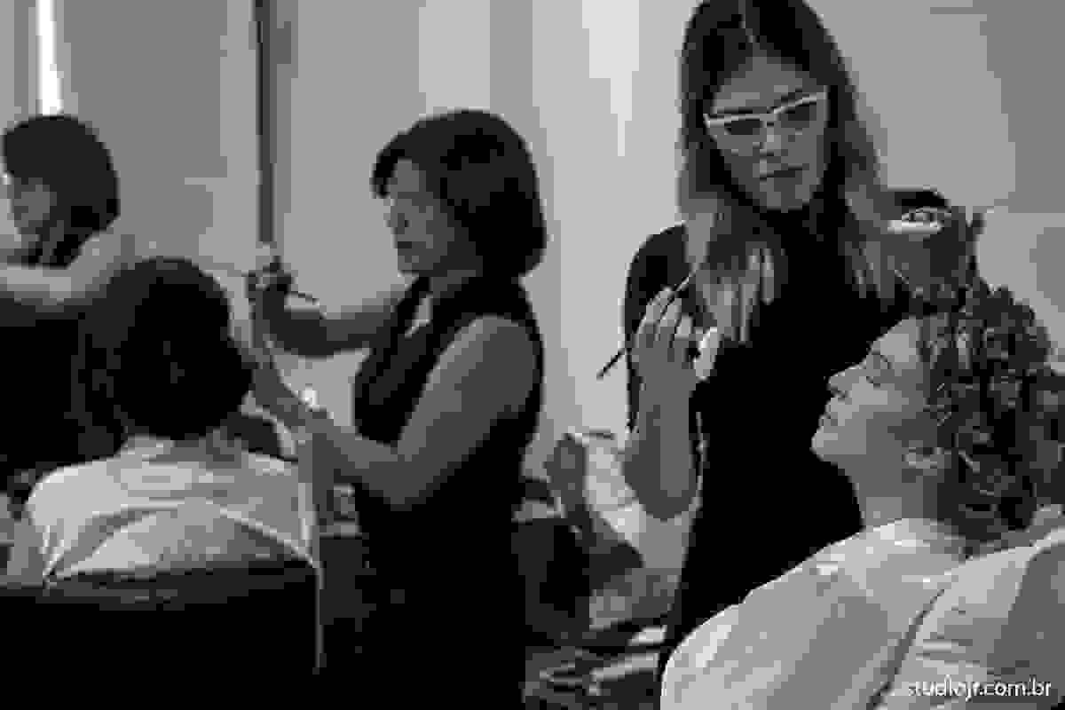 making off da noiva, noiva se arrumando, no quarto com as mães, no quarto com as irmãs , fotos do making of, fotos lindas de casamento noiva entrando no altar, festa de casamento, nara e edjan