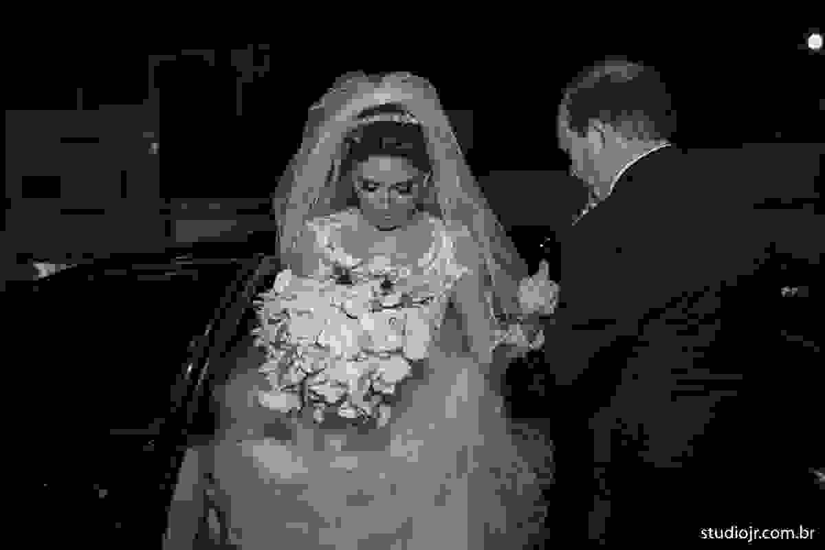 making off da noiva, noiva se arrumando, no quarto com as mães, no quarto com as irmãs , fotos do making of, fotos lindas de casamento noiva entrando no altar, festa de casamento, nara e edjan