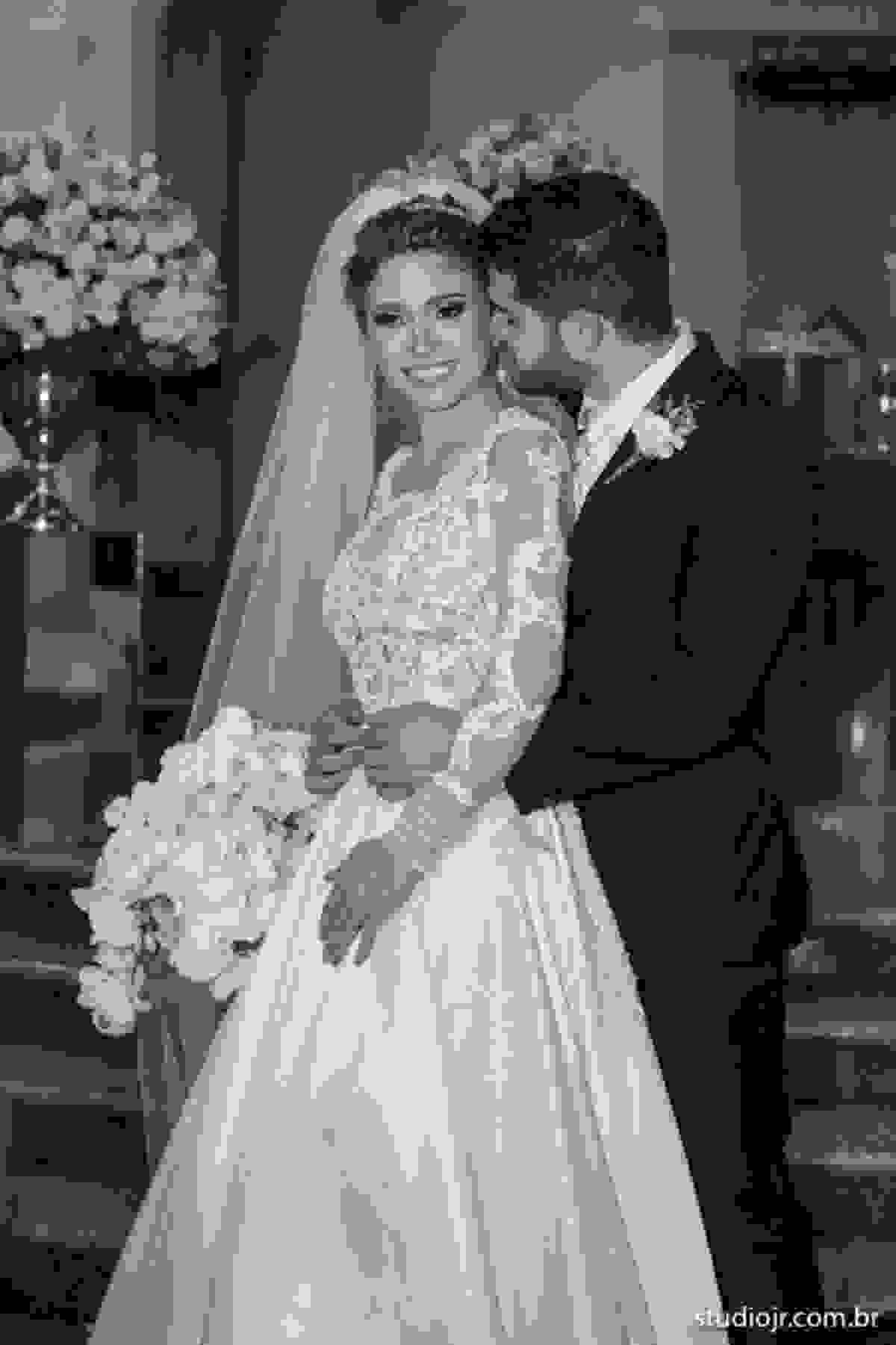 making off da noiva, noiva se arrumando, no quarto com as mães, no quarto com as irmãs , fotos do making of, fotos lindas de casamento noiva entrando no altar, festa de casamento, nara e edjan