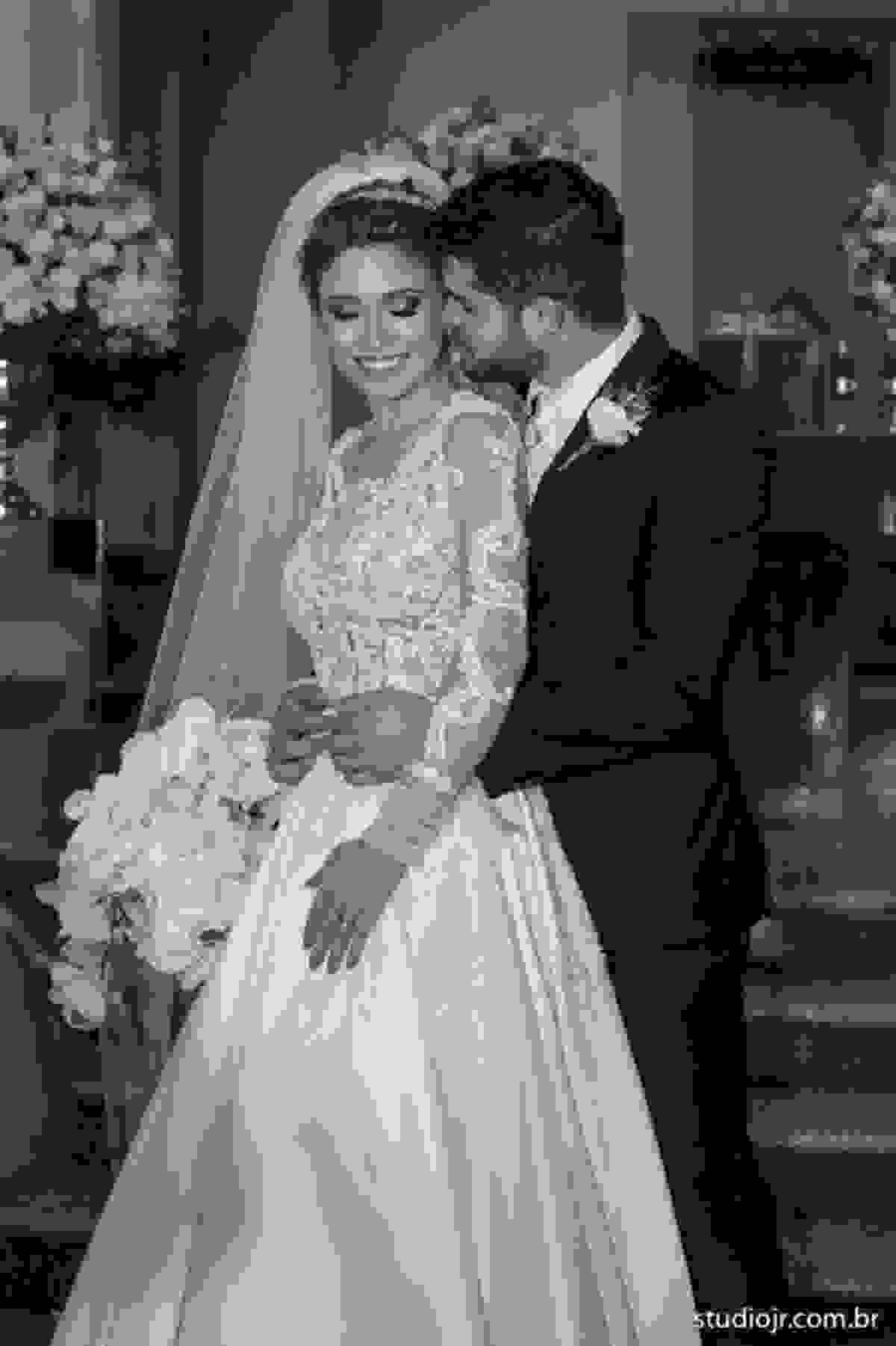making off da noiva, noiva se arrumando, no quarto com as mães, no quarto com as irmãs , fotos do making of, fotos lindas de casamento noiva entrando no altar, festa de casamento, nara e edjan