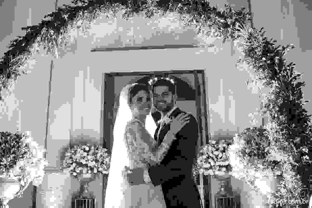 making off da noiva, noiva se arrumando, no quarto com as mães, no quarto com as irmãs , fotos do making of, fotos lindas de casamento noiva entrando no altar, festa de casamento, nara e edjan